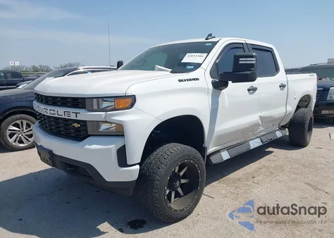 2021 Chevrolet Silverado 1500 4Wd Short Bed Custom из США, поврежденный, VIN 3GCUYBEF2MG350881